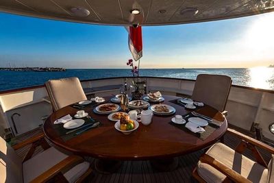 Yacht