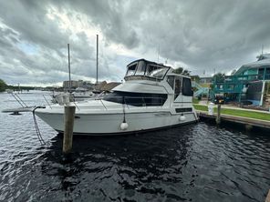 Carver 355 Aft Cabin