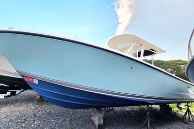 Pursuit C 280 Center Console