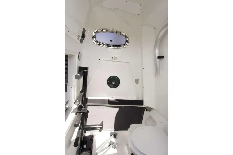  Yacht Photos Pics Interior of 2023 Blackfin 302 CC boat, featuring a compact, modern design.