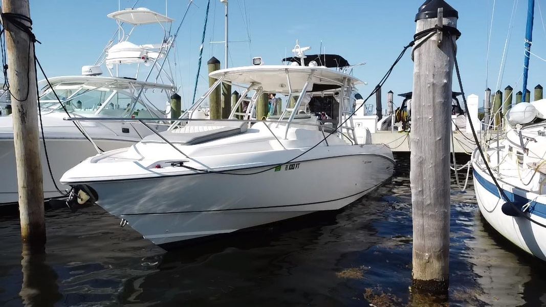 2007 Boston Whaler 320 Outrage Cuddy Cabin