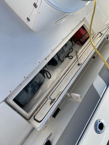 2007 Boston Whaler 320 Outrage Cuddy Cabin
