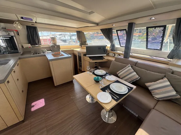 Aquarelle Yacht Photos Pics 