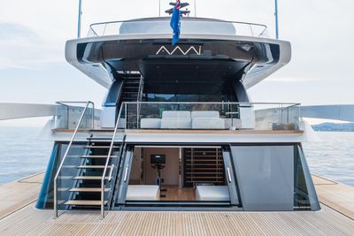 Yacht