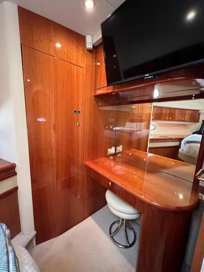 Parlay Yacht Photos Pics 2001 Neptunus 56 Flybridge- Guest Stateroom