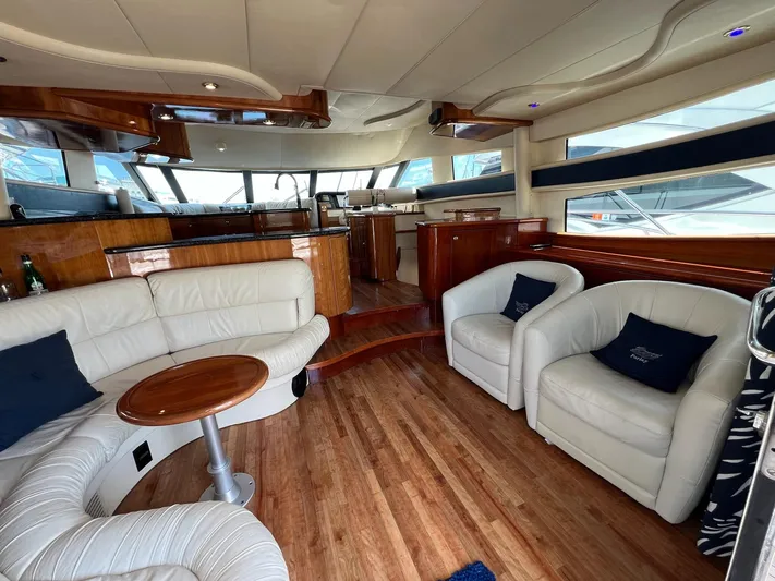 Parlay Yacht Photos Pics 2001 Neptunus 56 Flybridge- Salon