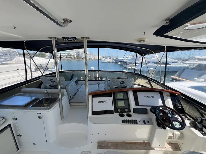 Parlay Yacht Photos Pics 2001 Neptunus 56 Flybridge- Flybridge Helm