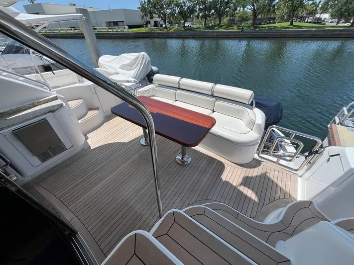 Parlay Yacht Photos Pics 2001 Neptunus 56 Flybridge- Cockpit