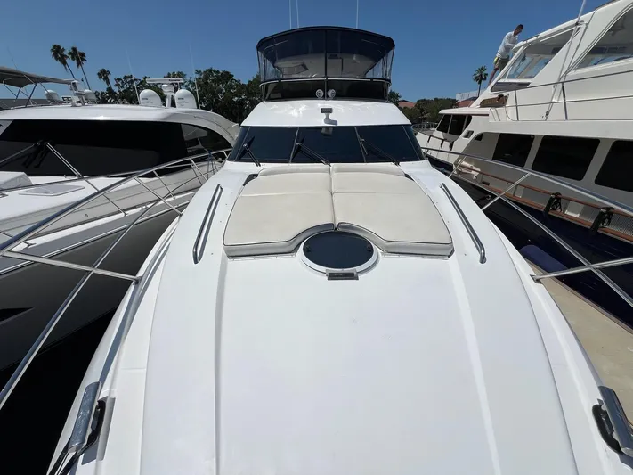 Parlay Yacht Photos Pics 2001 Neptunus 56 Flybridge- Bow