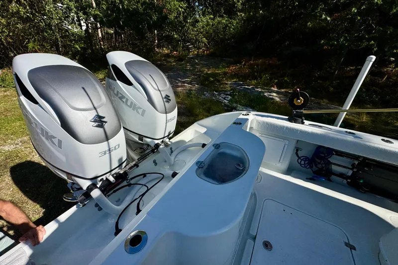  Yacht Photos Pics 2007 Yellowfin 34 Offshore boat with dual Suzuki 350 outboard engines.