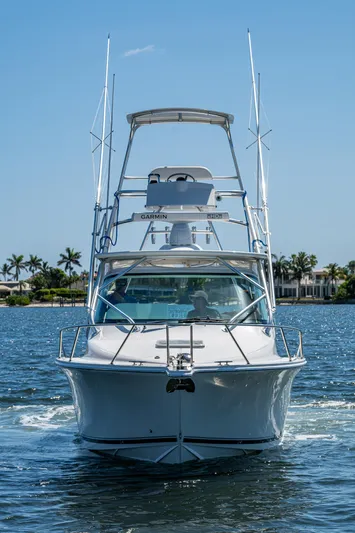 Seaclusion Yacht Photos Pics 2018 Albemarle 290 Express Fisherman boat cruising on a sunny day.
