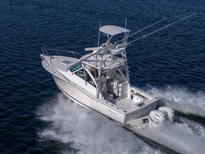 Seaclusion Yacht Photos Pics 2018 Albemarle 290 Express Fisherman boat cruising on open water.