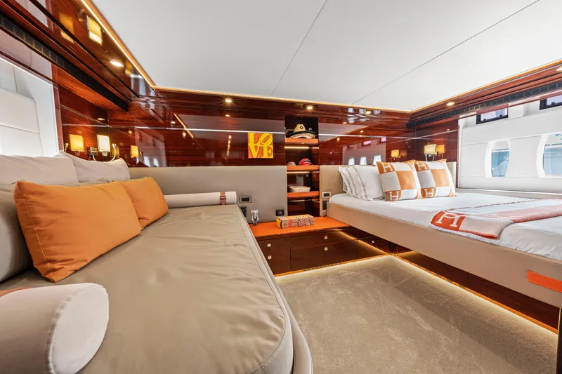 Tribu Yacht Photos Pics 