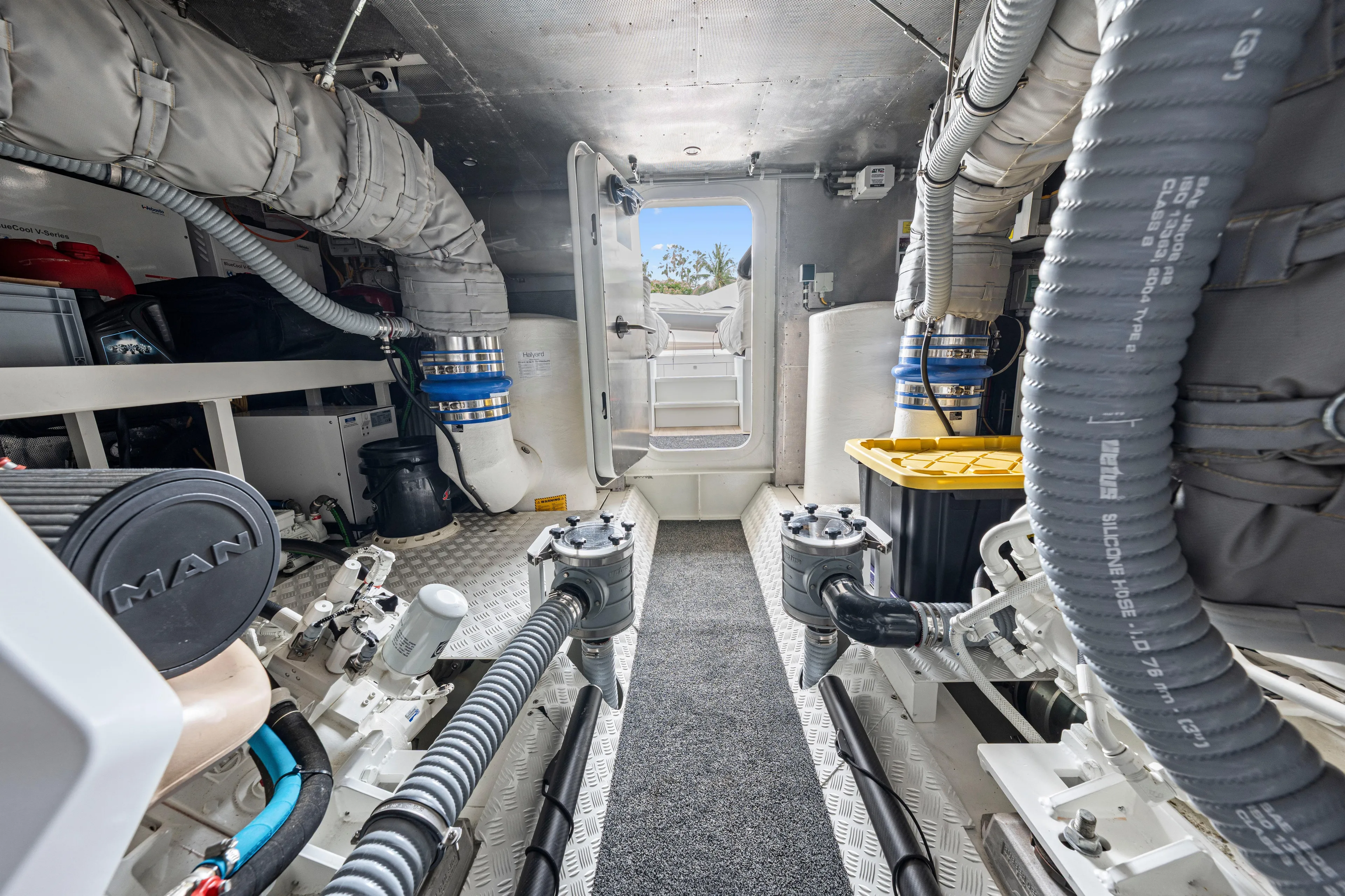 Tribu Yacht Photos Pics 