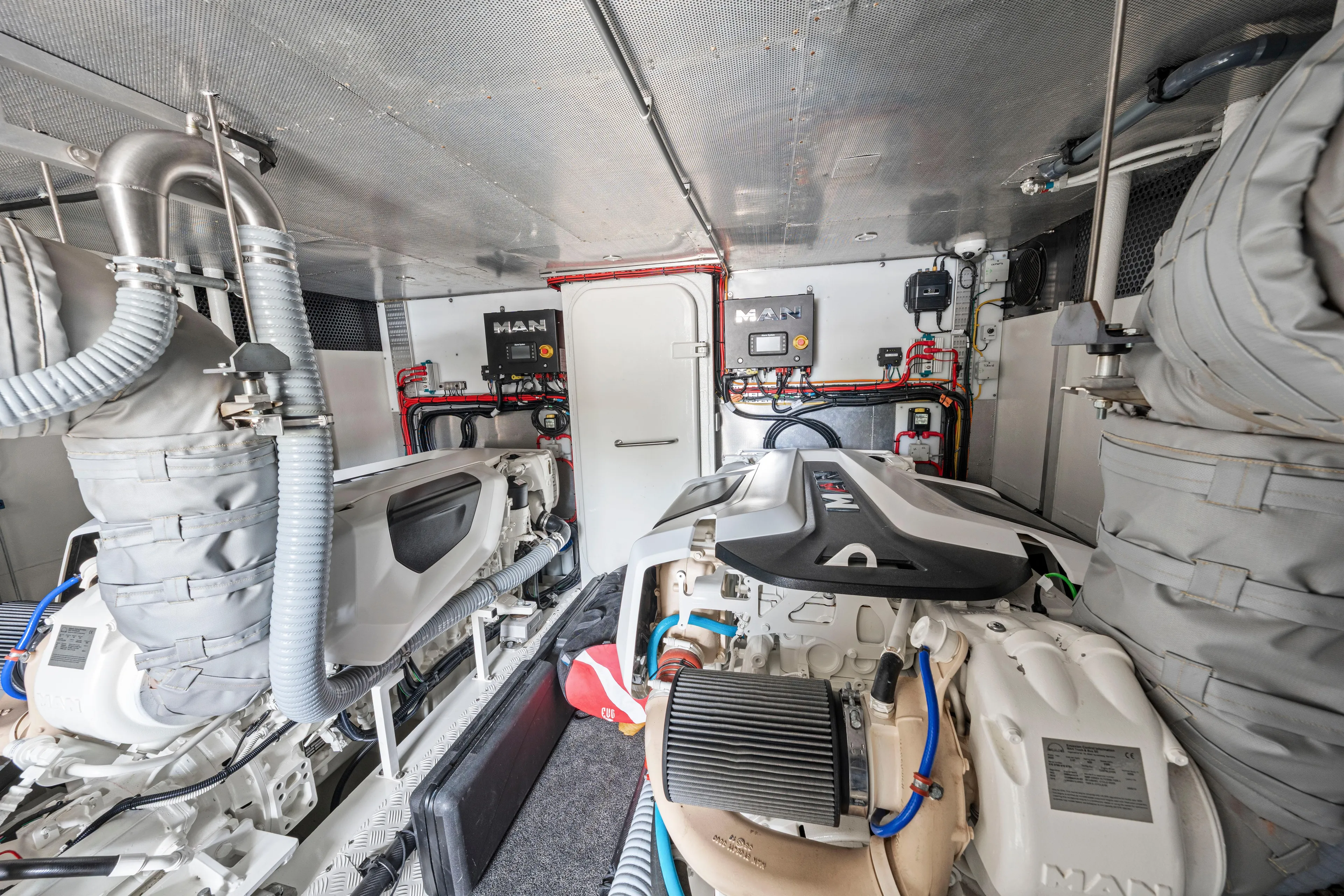 Tribu Yacht Photos Pics 