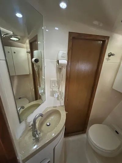 Reel Estate Yacht Photos Pics 