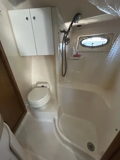 Reel Estate Yacht Photos Pics 