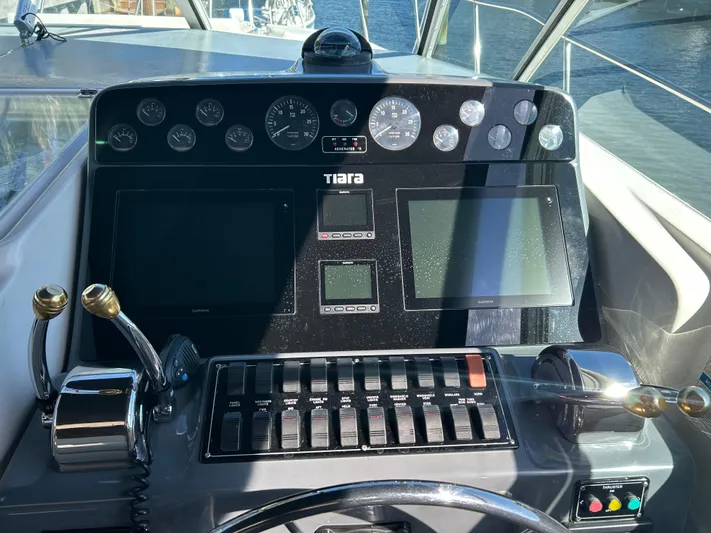 Reel Estate Yacht Photos Pics 