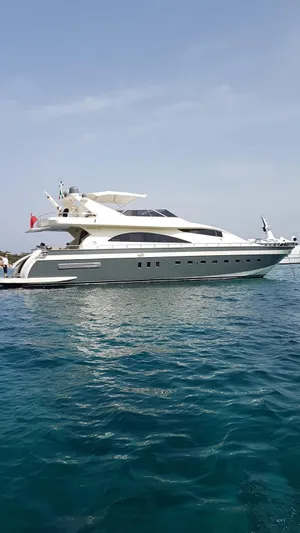  Yacht Photos Pics Luxury 2007 PerMare Amer 86 yacht on clear blue water.