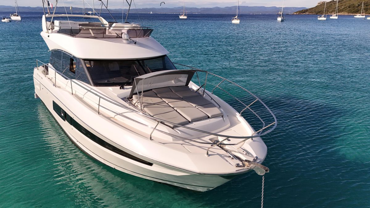 2022 Prestige 46 