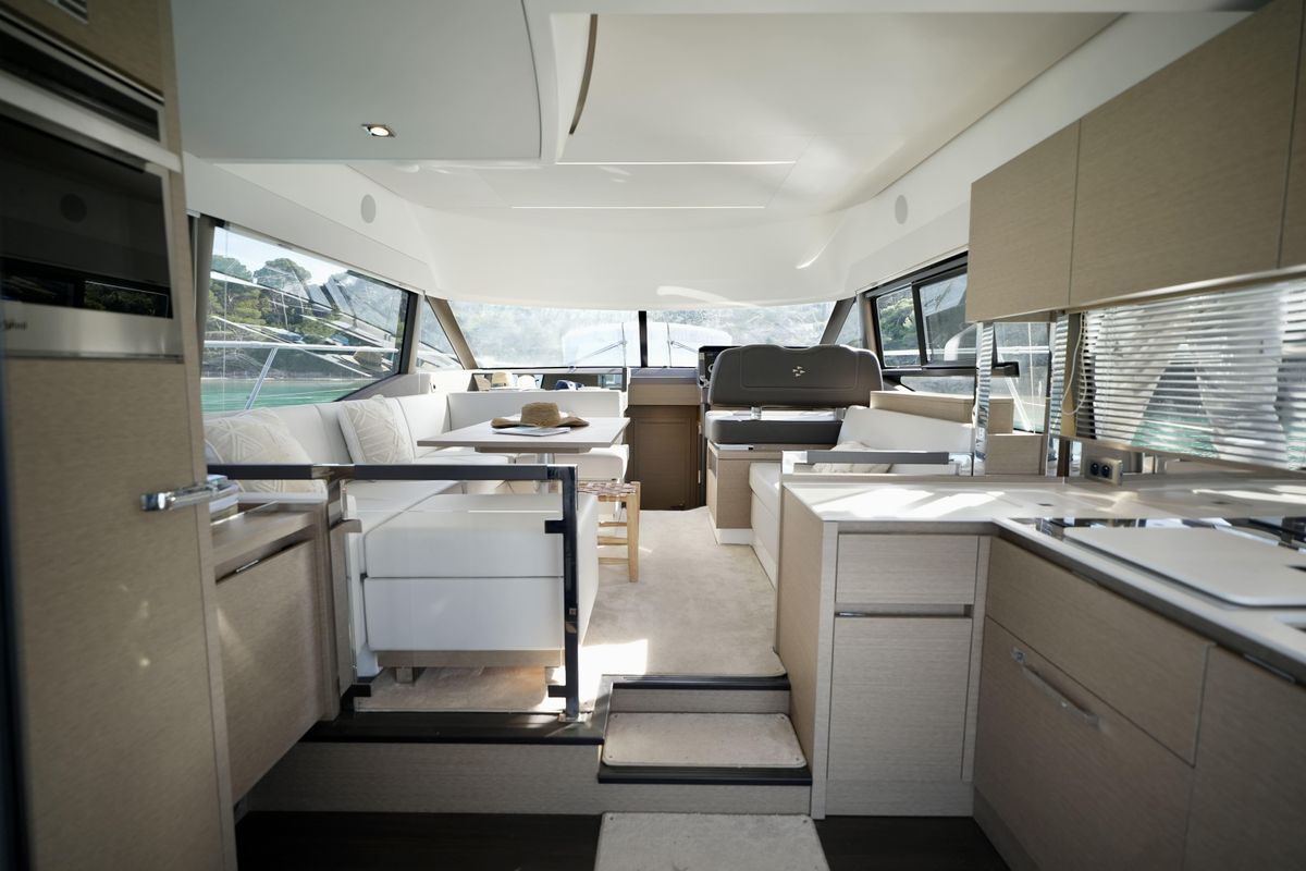 2022 Prestige 46 