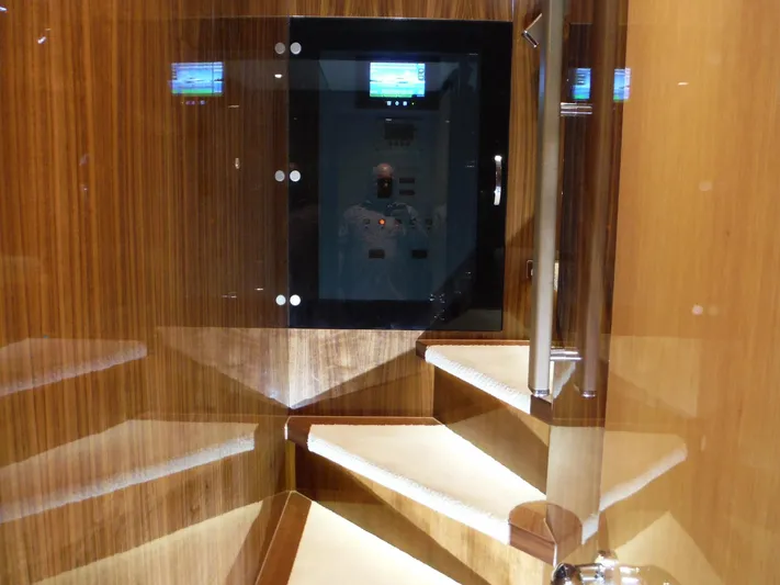 Encore Yacht Photos Pics 