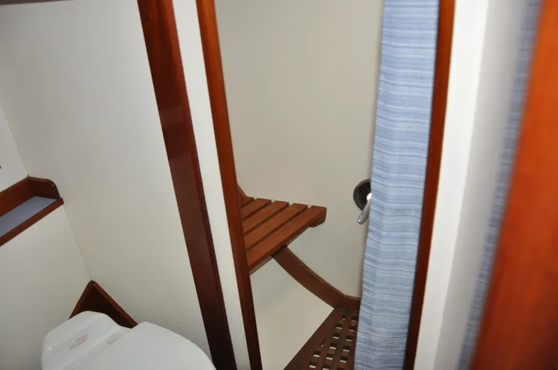 Helianthus Yacht Photos Pics 