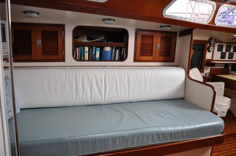 Helianthus Yacht Photos Pics 