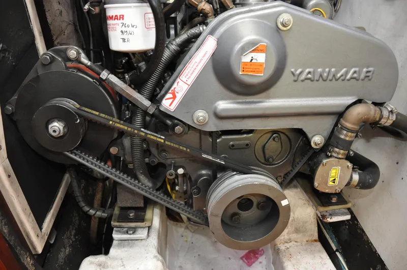 Helianthus Yacht Photos Pics 