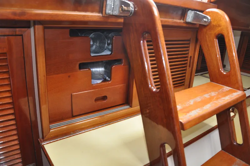 Helianthus Yacht Photos Pics 