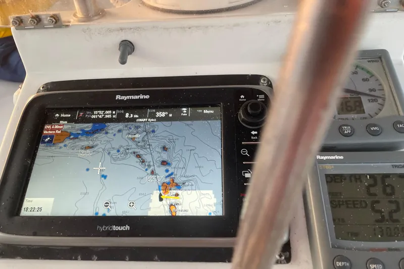 Kasoumai Yacht Photos Pics Navigation system on a 2007 Beneteau 423 sailboat, displaying marine charts.