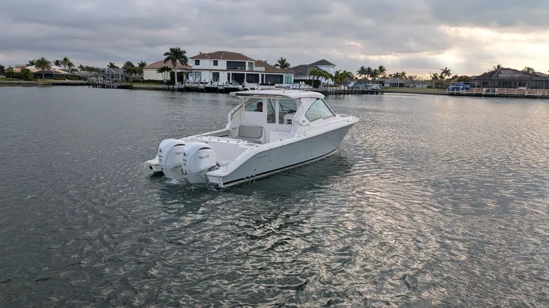  Yacht Photos Pics 2023 PURSUIT 326 DC - Image 4