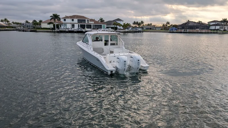  Yacht Photos Pics 2023 PURSUIT 326 DC - Image 8