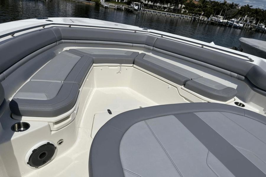 2022 Boston Whaler 380 Outrage