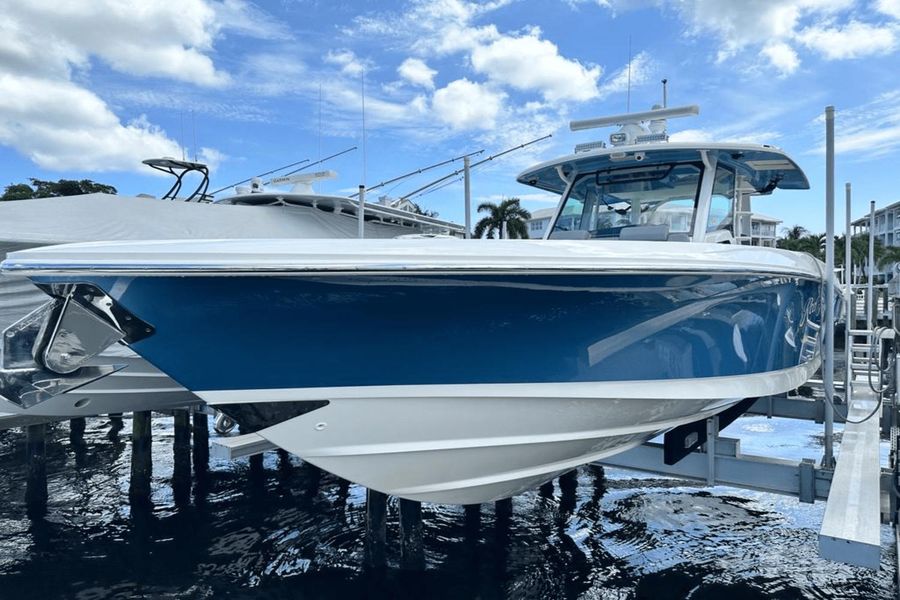 2022 Boston Whaler 380 Outrage
