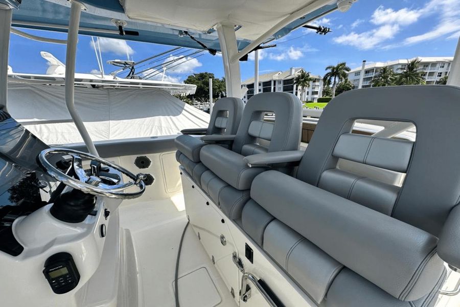 2022 Boston Whaler 380 Outrage