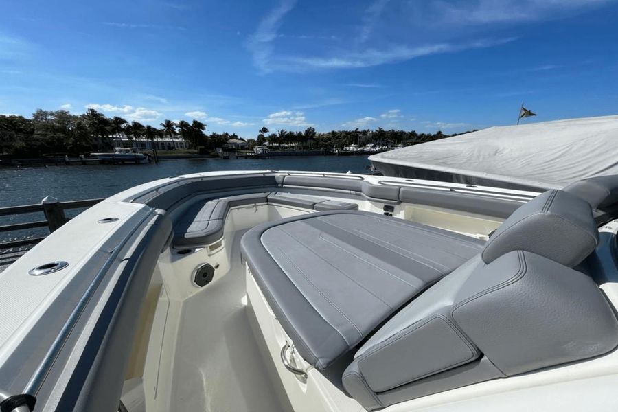 2022 Boston Whaler 380 Outrage