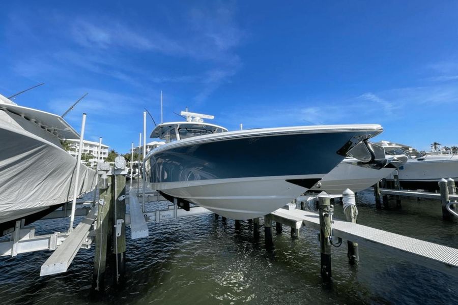 2022 Boston Whaler 380 Outrage