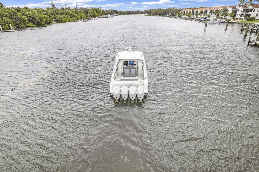 2022 Boston Whaler 380 Outrage