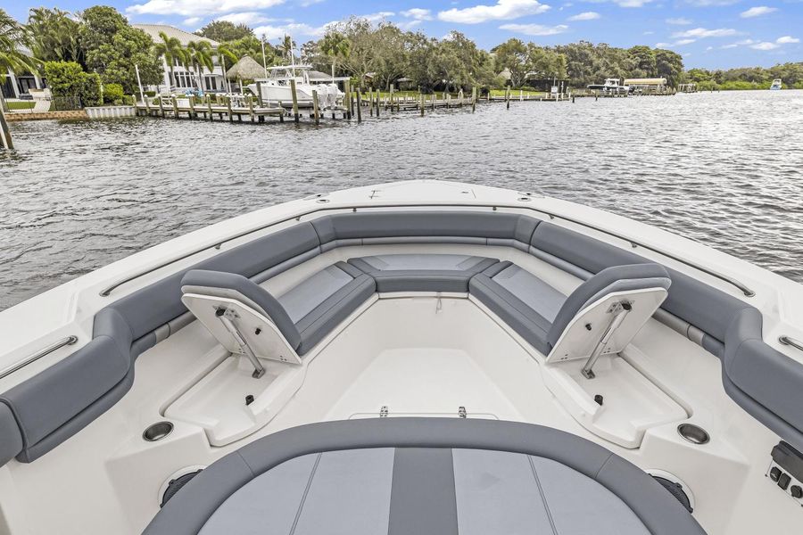 2022 Boston Whaler 380 Outrage
