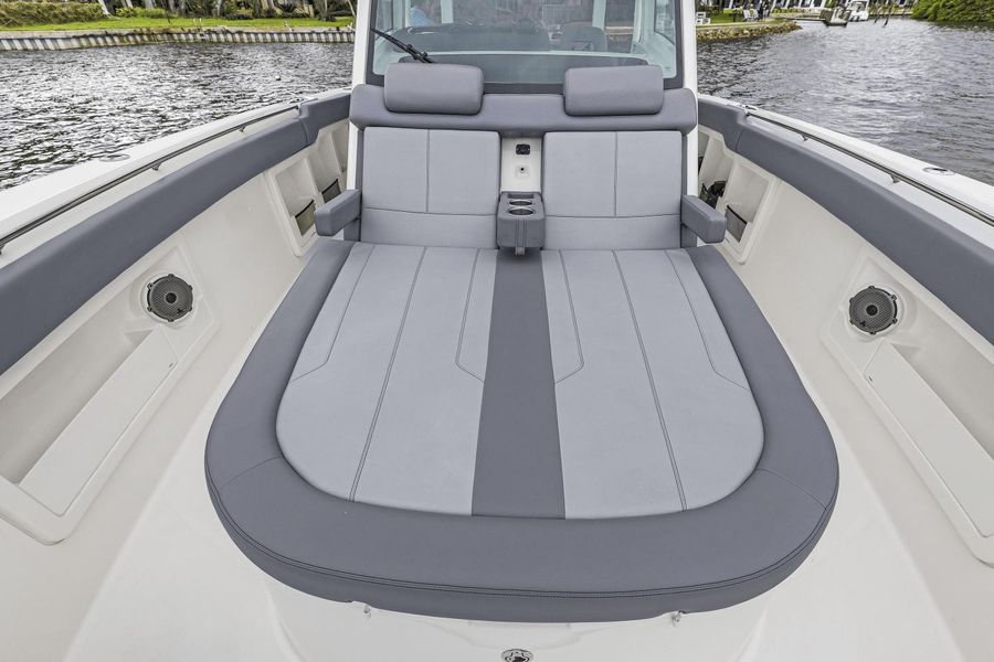 2022 Boston Whaler 380 Outrage