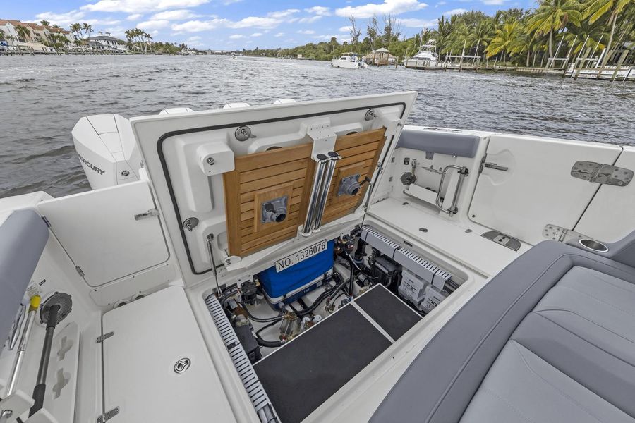 2022 Boston Whaler 380 Outrage