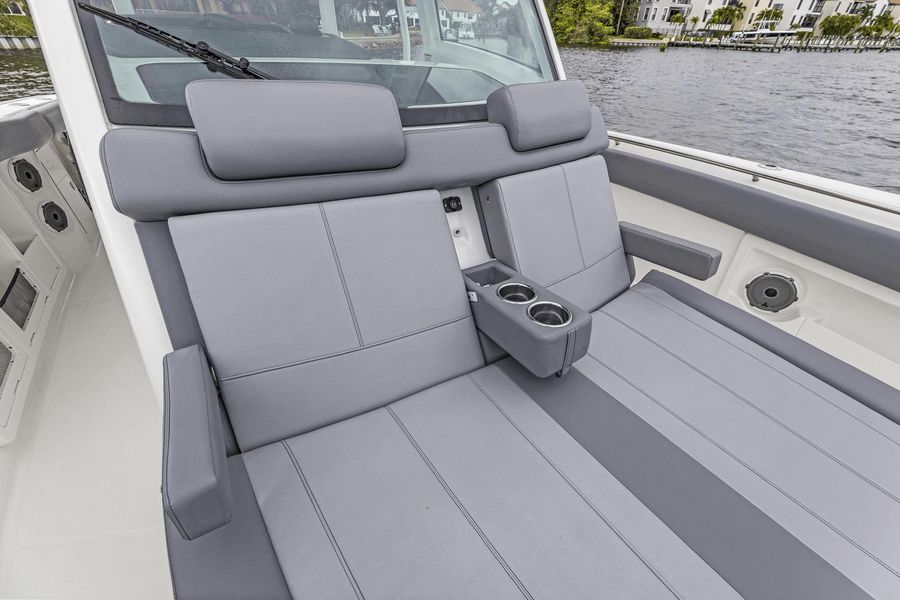 2022 Boston Whaler 380 Outrage