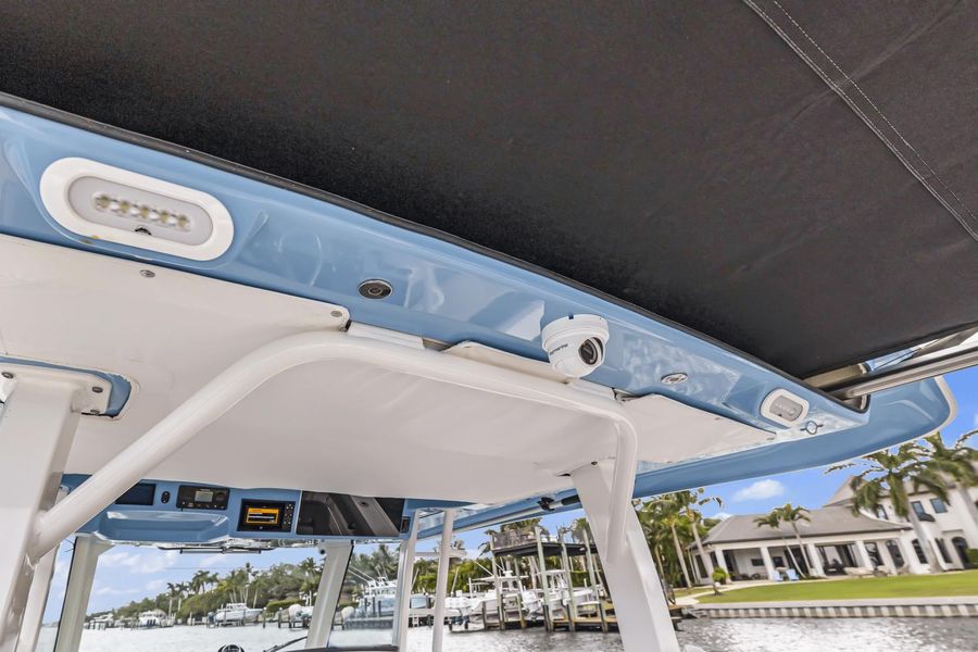 2022 Boston Whaler 380 Outrage