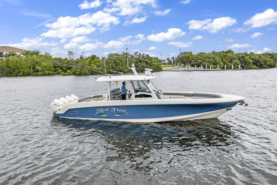 2022 Boston Whaler 380 Outrage