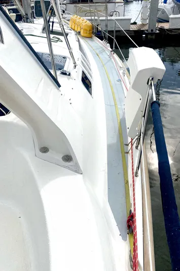 5th Row Center Yacht Photos Pics 