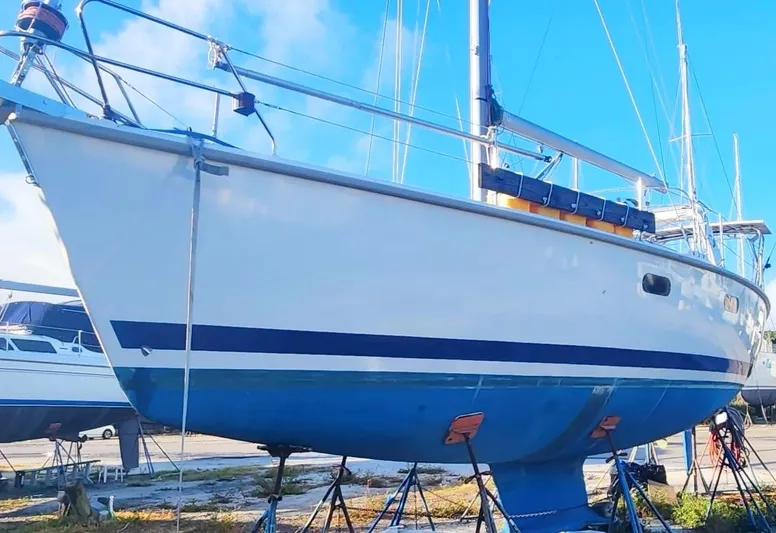 5th Row Center Yacht Photos Pics 