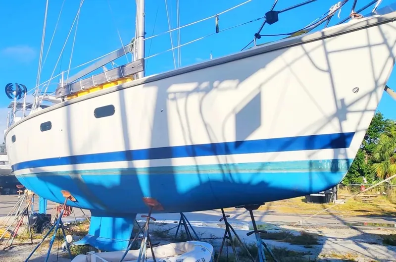 5th Row Center Yacht Photos Pics 