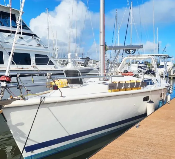 5th Row Center Yacht Photos Pics 