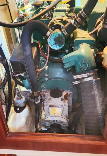 5th Row Center Yacht Photos Pics 